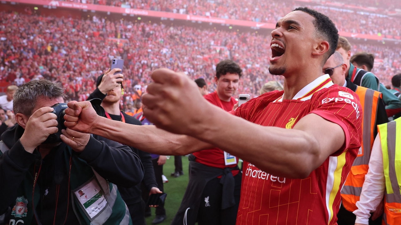 ต่อจาก "เทรนต์" สื่อดังเผย "มาดริด" จ้องฉกแข้ง "อาแจ็กซ์" เผยชื่อ 3 ทีม "พรีเมียร์ลีก" สนด้วย