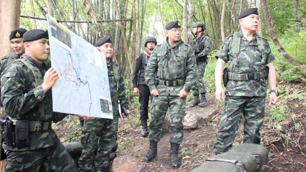 ทหารไทยตรึงกำลังเข้ม 24 ชั่วโมง รองรับสถานการณ์สู้รบในเมียนมา ตรงข้าม บ.พุน้ำร้อน