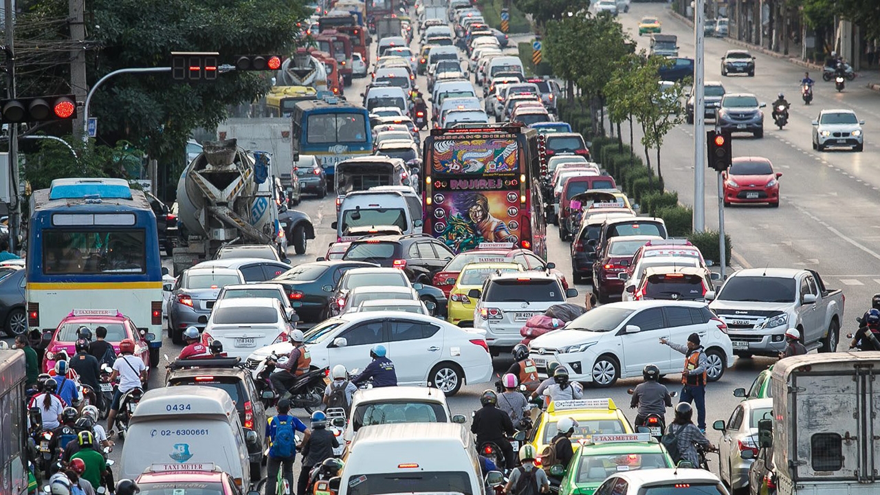ติดกล้องส่องปริมาณจราจร 72 แยก วางแผนเพิ่มปีหน้าอีก 200 จุด สะกิดผู้ใช้ถนนมีวินัย