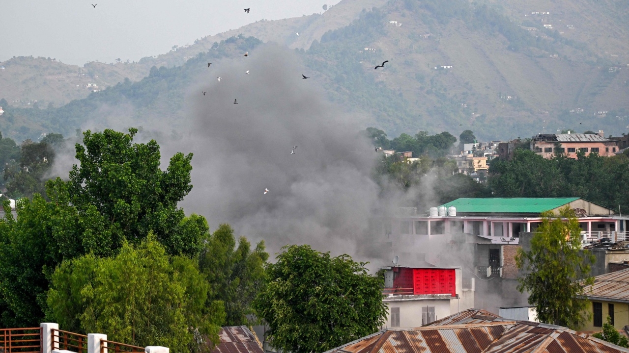 พลเรือนสังเวยชีวิตเหตุปะทะอินเดีย-ปากีสถาน  ยอด 2 ฝ่ายรายงานไม่เท่ากัน