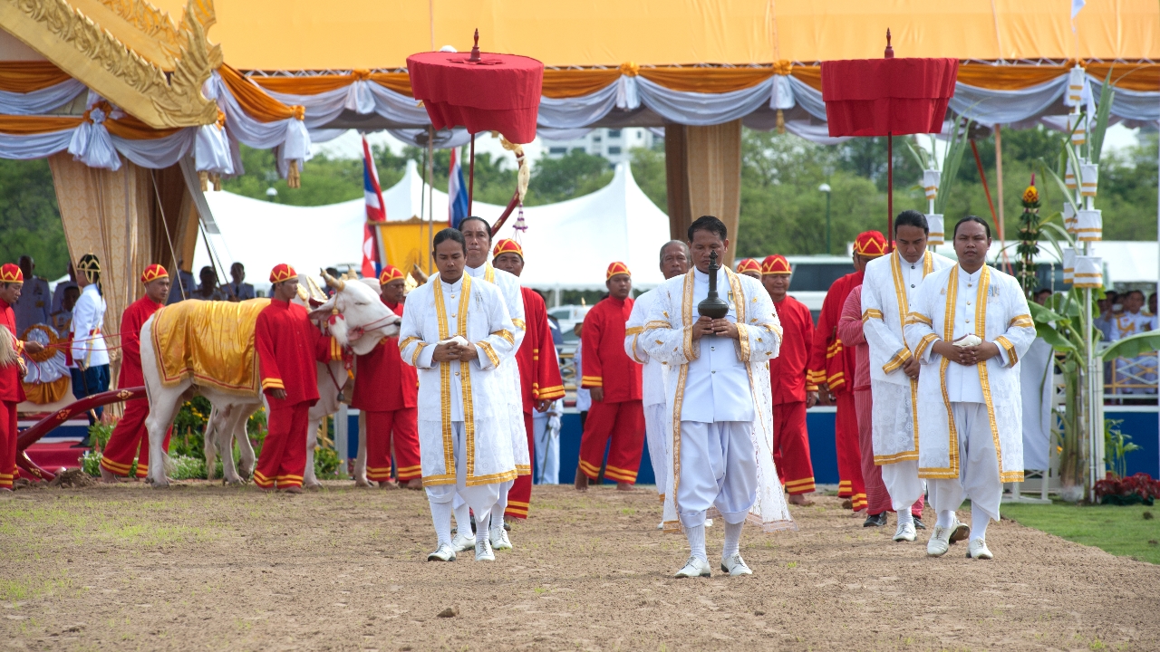 วันพืชมงคล 2568 ตรงกับวันอะไร เป็นวันหยุดไหม พร้อมประวัติความเป็นมา