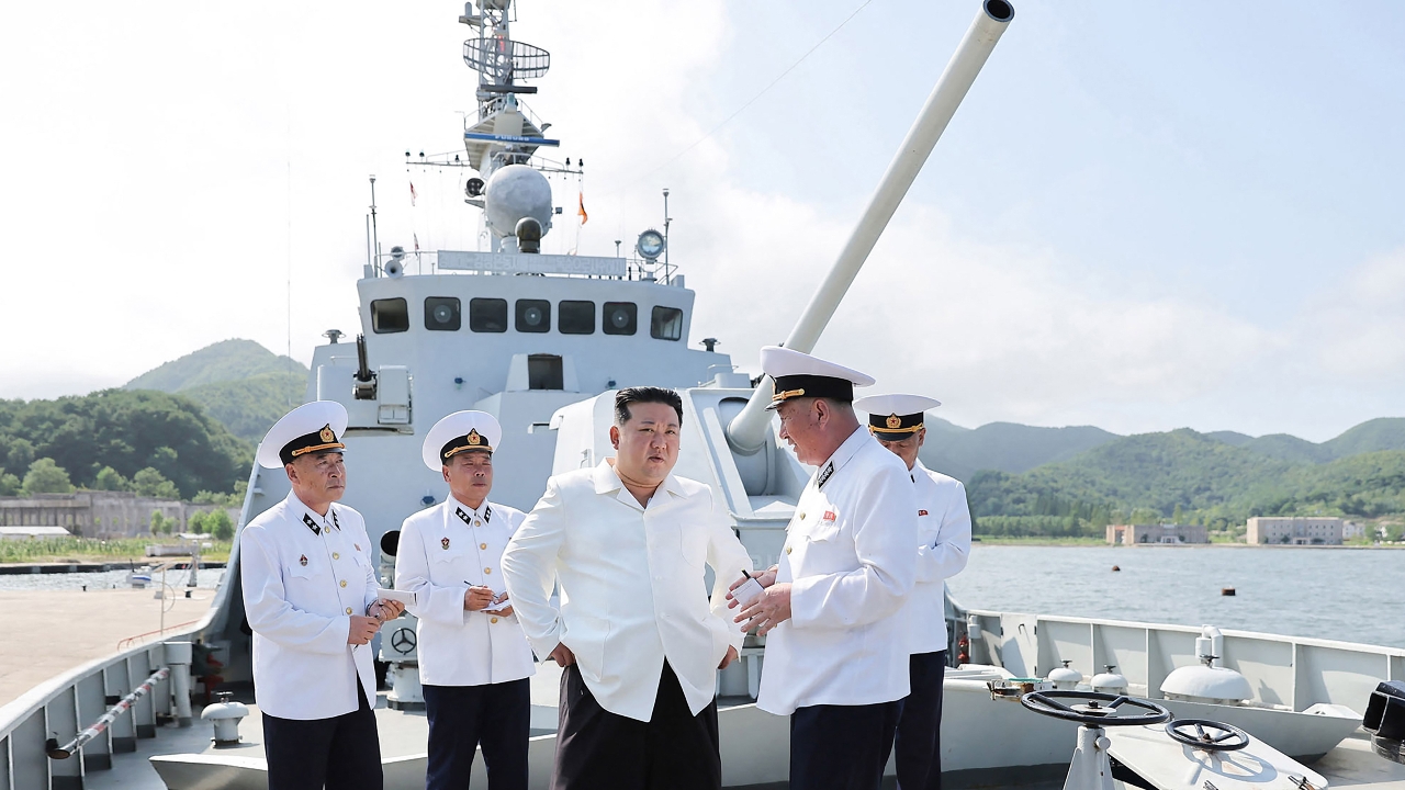 เกิดอุบัติเหตุร้ายแรงในพิธีปล่อยเรือรบเกาหลีเหนือ "คิม จองอึน" เดือดจัดสั่งลงโทษจนท.สั่งการผิดพลาด