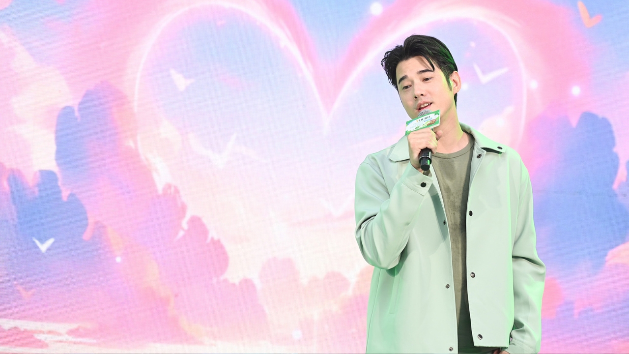 มาริโอ้ ฮอตไม่เลิก นั่งแท่นพรีเซนเตอร์ พร้อมสาดความหล่อหลอมใจแฟนๆ 