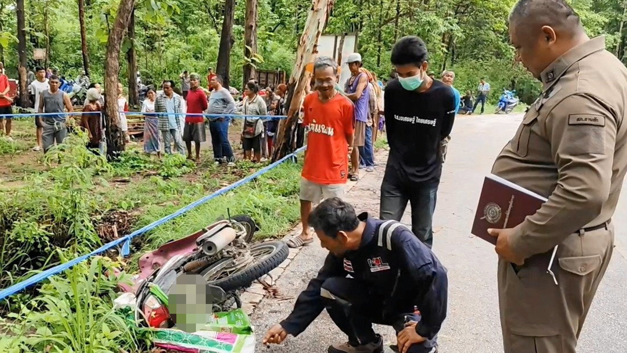 ‘ช้างป่า’ กระทืบเละ คนจับอึ่งอ่าง ไม่ทันระวังตัว ปรี่เข้าเหยียบ