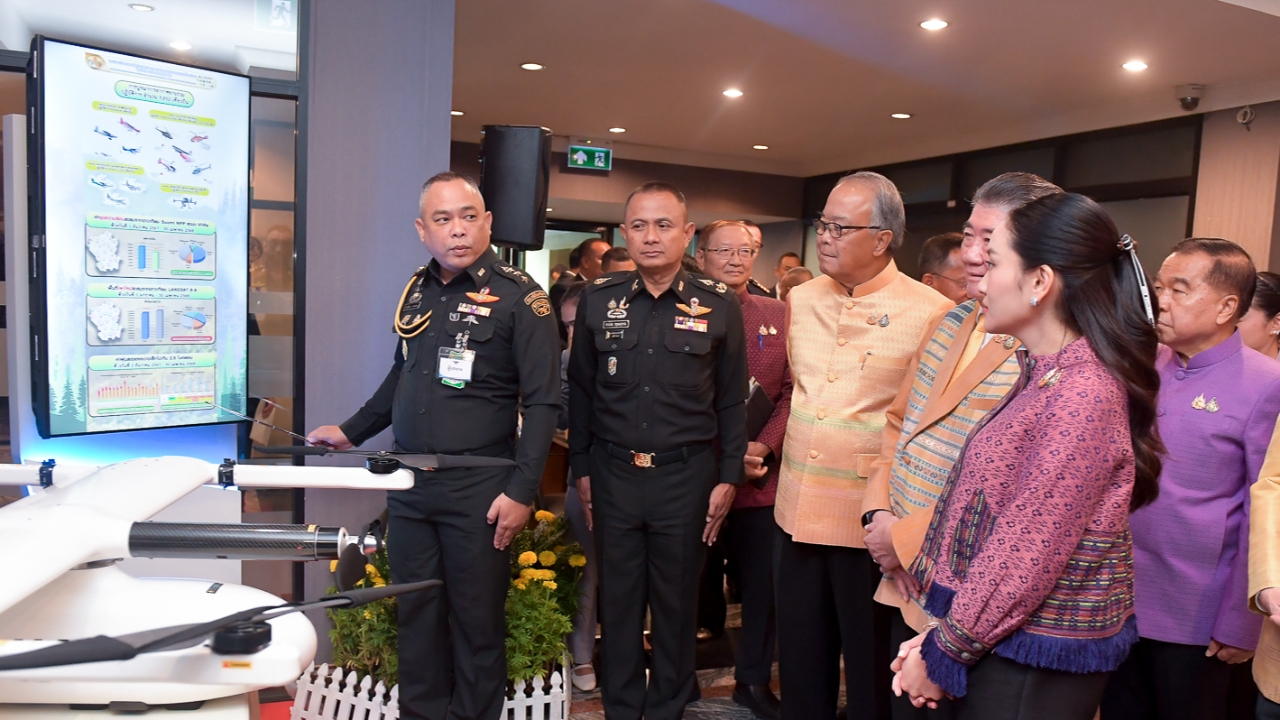 "ภูมิธรรม" ลั่นเรือดำน้ำรู้ผลไม่เกินต้นเดือน มิ.ย. เตือนโซเชียลอย่าดราม่าเยอะ