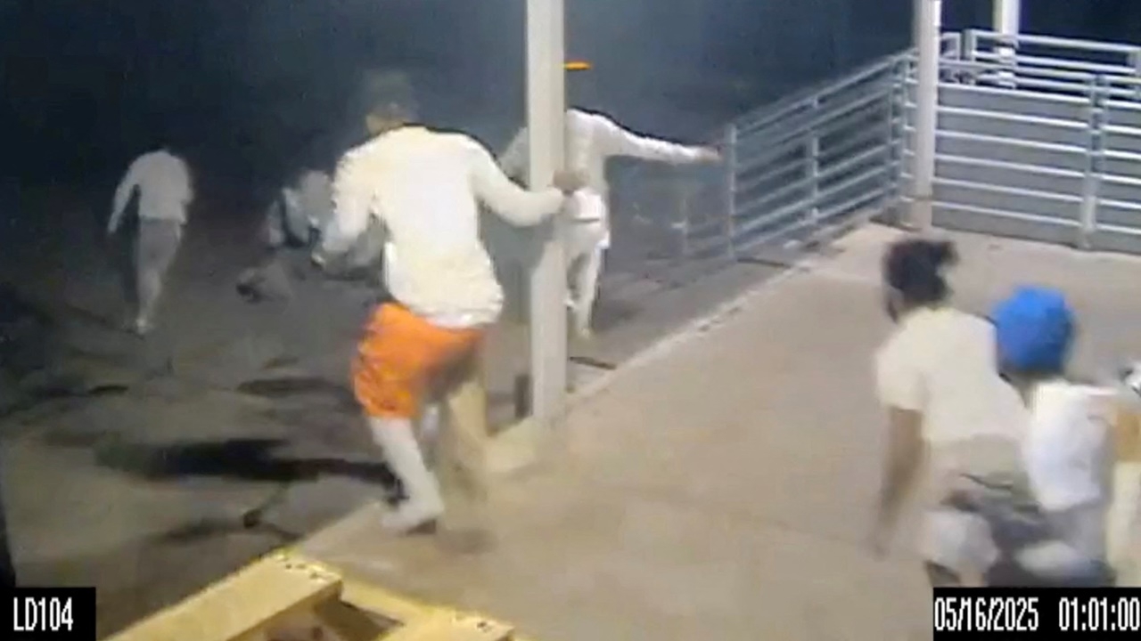 จับกุมลูกจ้างเรือนจำนิวออร์ลีนส์ ตัดน้ำช่วย 10 นักโทษแหกคุก