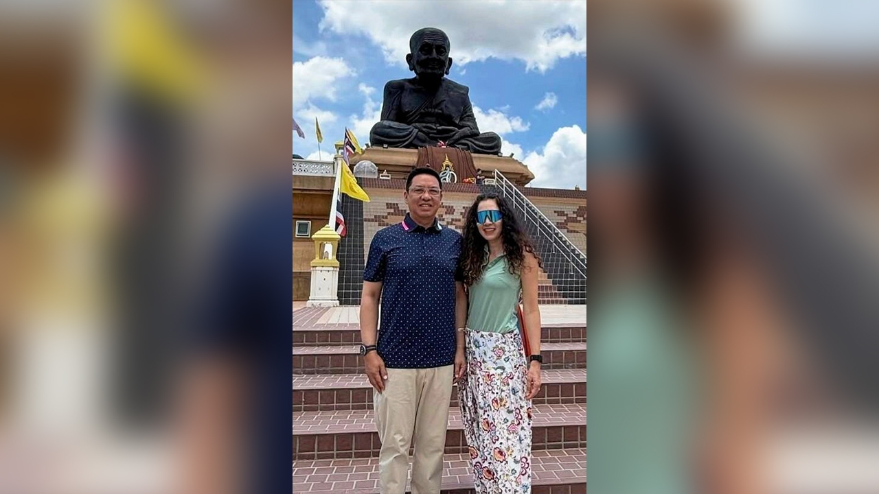 "เค้าจีบกัน"