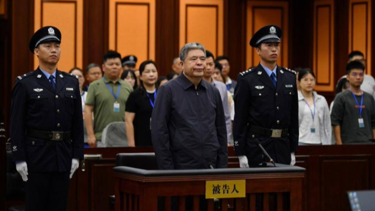 ศาลจีนตัดสินโทษประหาร อดีตที่ปรึกษาการเมืองระดับสูง ฐานรับสินบนกว่า 1,100 ล้านบาท