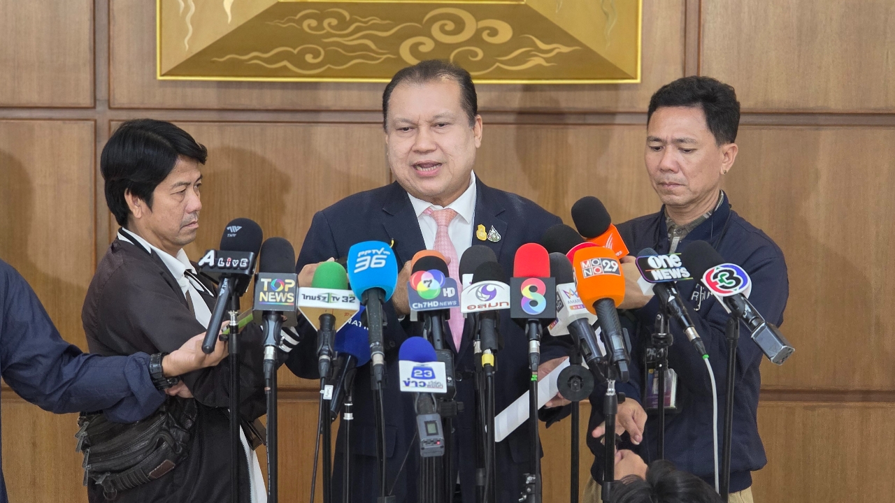 "สนธิญา" ยื่น กกต. สอบรัฐบาลเพื่อไทยผิดคำพูดไม่แจกเงินดิจิทัลวอลเล็ตเฟส 3