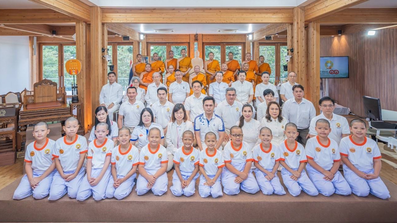 “สามเณรปลูกปัญญาธรรม ปี 11” ลาสิกขาอย่างเปี่ยมความหมาย ถ่ายทอดบทเรียน “กตัญญูคู่ความดี”