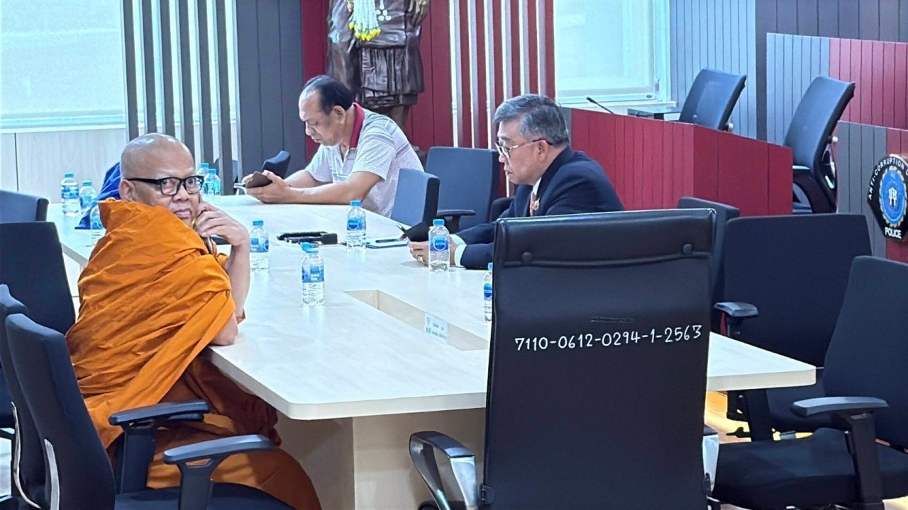 เจ้าอาวาสวัดไร่ขิง ไม่เครียด เผยตำรวจแฝงตัวสืบ 8 เดือน สอบยักยอกเงินวัด 300 ล้าน