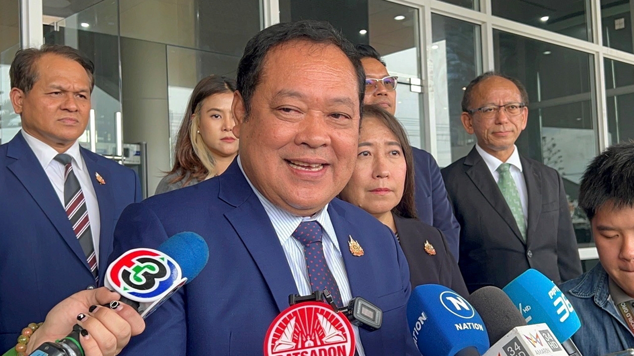 ฮั้ว สว.ร้อน ศาลรัฐธรรมนูญสั่งให้ "ทวี" ยุติหน้าที่คุมดีเอสไอ รมว.ยธ. ชี้สอบอั้งยี่ไม่ชะงัก