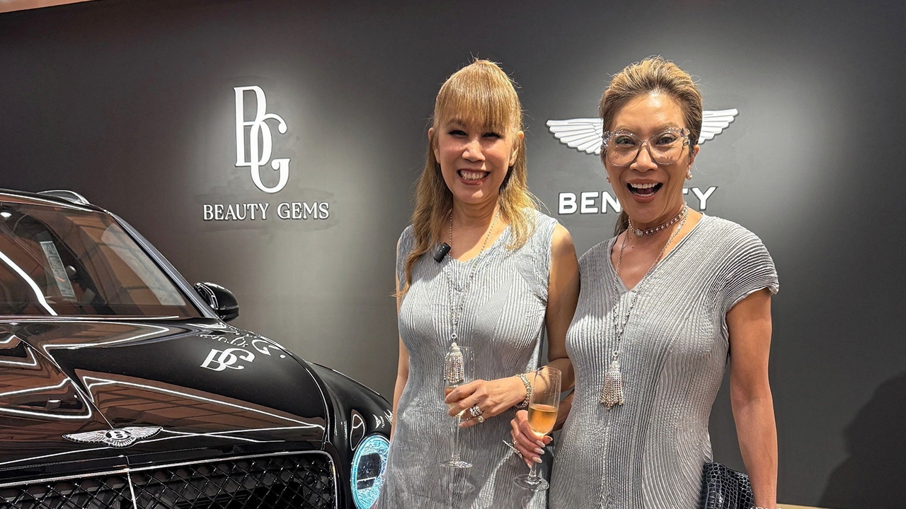 "ศึกคู่แฝด"