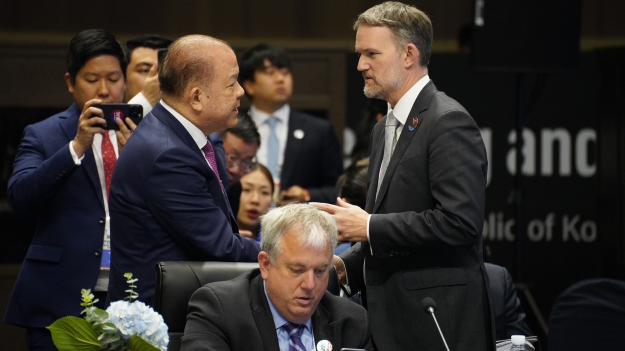 “พิชัย” พบประธานผู้แทนการค้า สหรัฐฯ ในเวทีเอเปก หลังไทยเจรจาลดภาษี