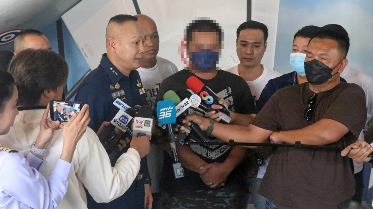 เด้ง น.ต.แกร็บคาร์ บังคับ "พลทหาร" ขับหาลําไพ่ ตีสามยันเที่ยงคืน-ให้แค่ 10%