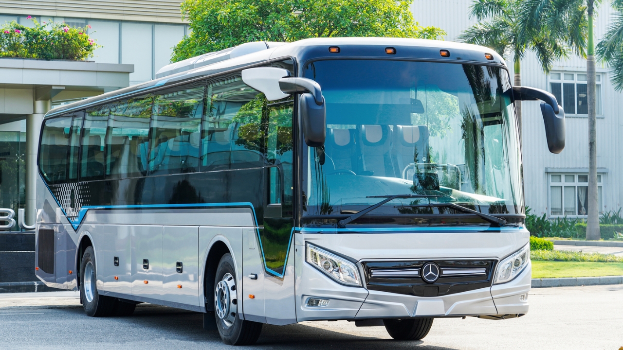 Mercedes-Benz Bus รุกตลาดรถโดยสารไทย เปิดตัว RS1936 รถบัสสำเร็จรูปครั้งแรก