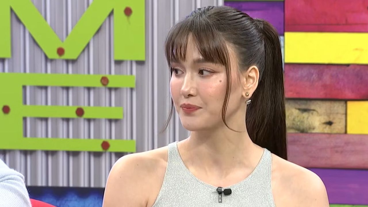 แจ็คกี้ ชาเคอลีน เผยความลับดารา พระเอกหนุ่มหล่อแต่เท้าเยิน (คลิป)