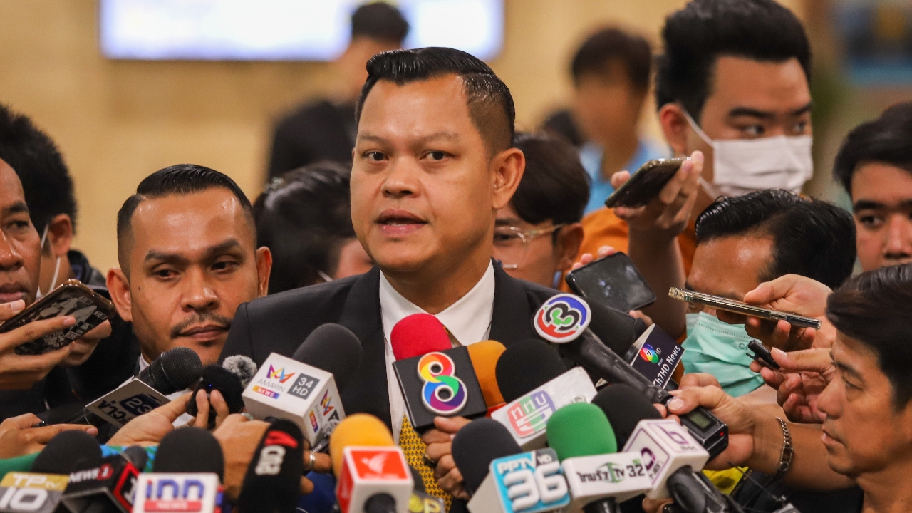 “ธนกร” แฉแก๊งเว็บพนัน เอาเงินเข้าวัดก่อนฟอกมาเป็นทุนใช้ซื้อเสียงเลือกตั้งท้องถิ่น