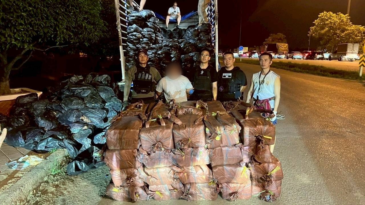 สกัดจับหนุ่มน่าน ลอบขนยาบ้า 10 ล้านเม็ดซุกในรถบรรทุกขิง ได้ค่าจ้างกว่า 8 แสน