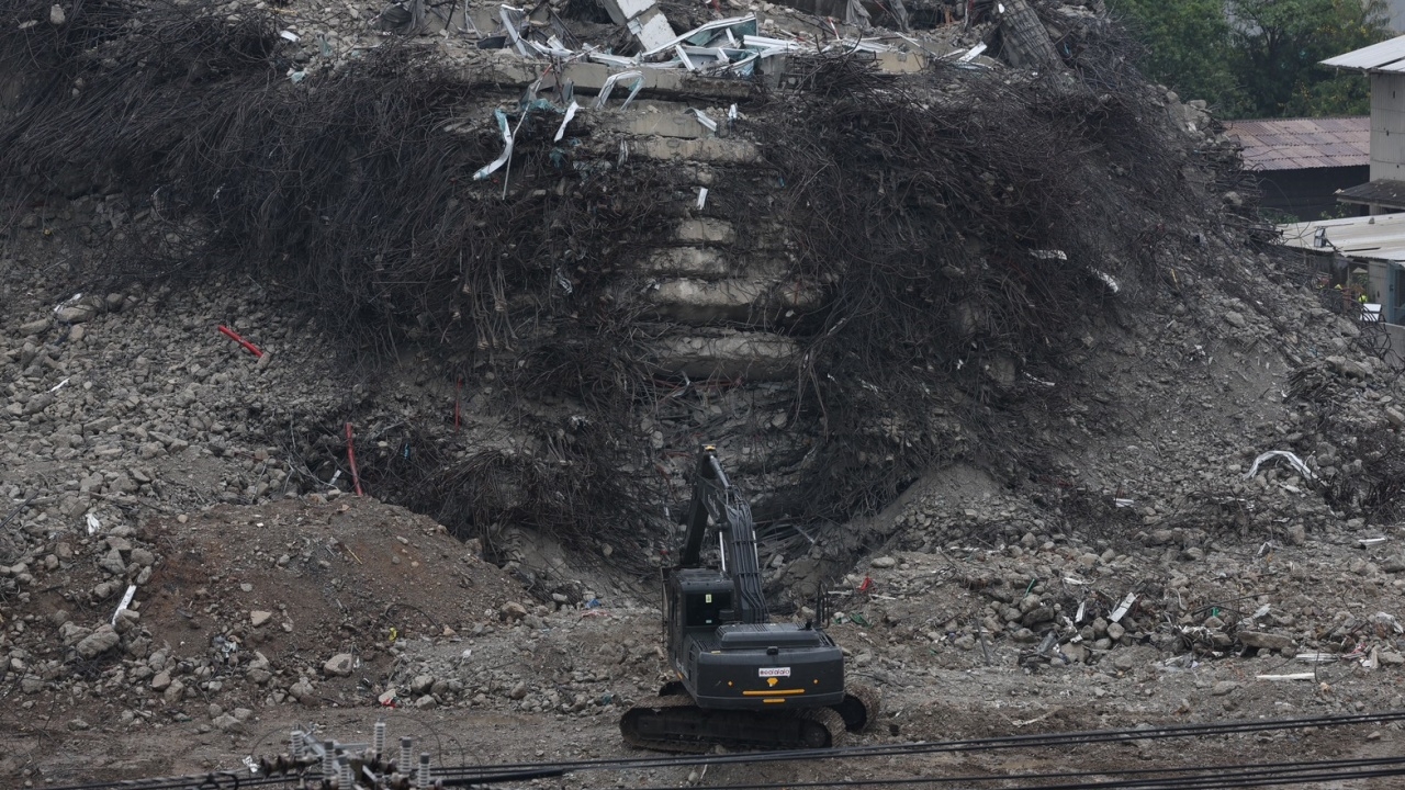 เปิดภาพล่าสุด ตึก สตง. ถล่ม เหล็กเส้น-แผ่นปูน ซ้อนทับกันเป็น "แพนเค้ก"