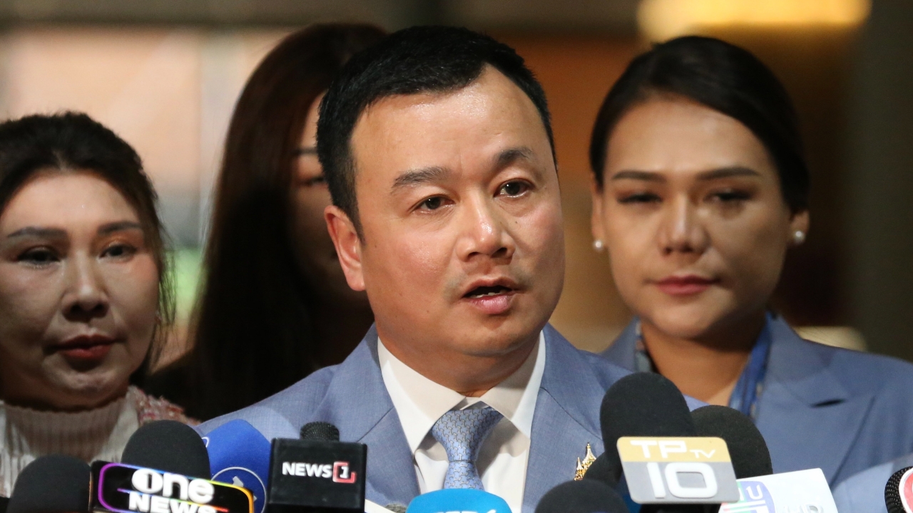 “สรวงศ์” เดือด ปมข่าวขับพรรคร่วม ยัน “ทักษิณ” ไม่พูดเช่นนั้น ท้าเอาตัวแหล่งข่าวมาเปิดหน้า