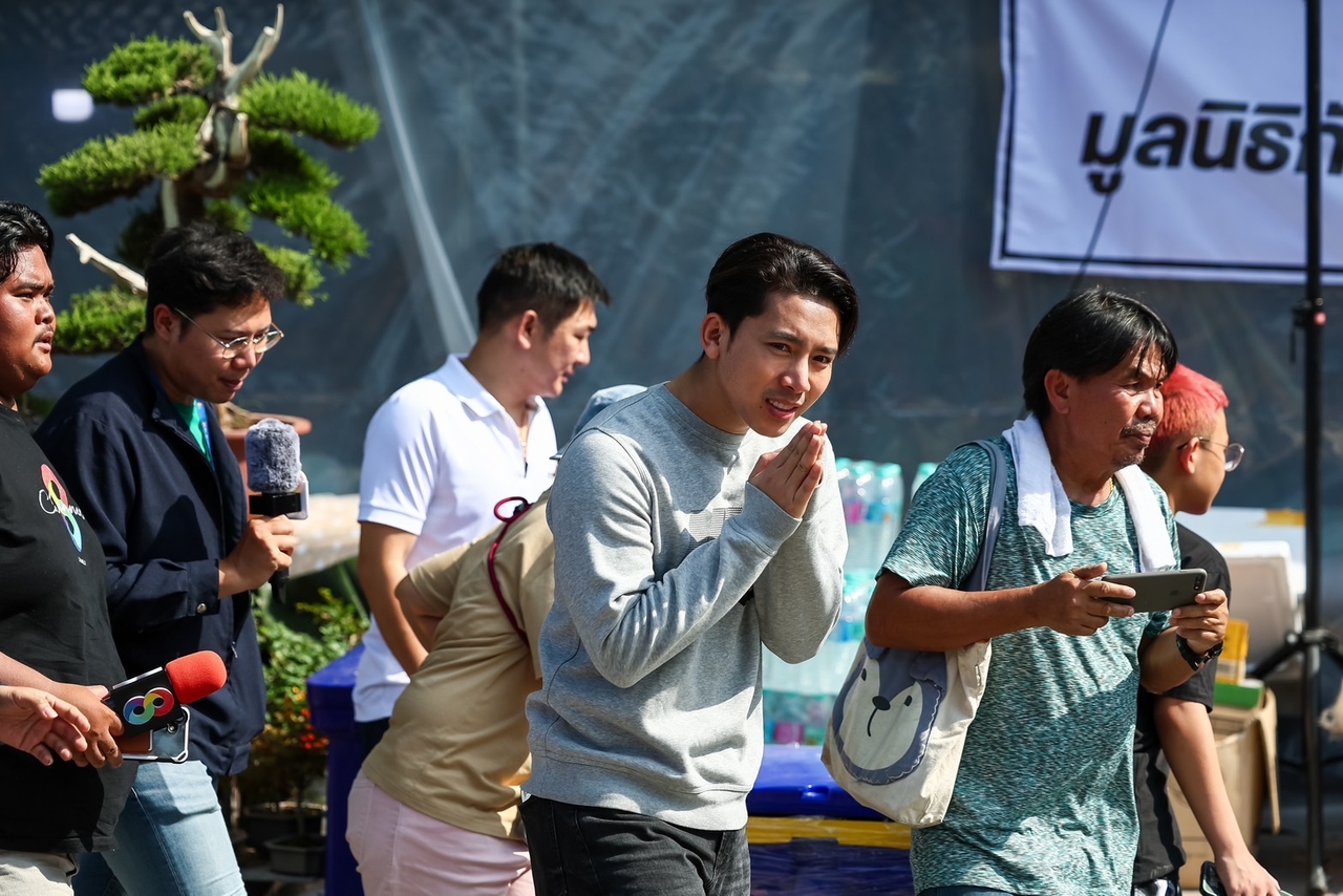 3 ศิลปินฮีลใจญาติ เฝ้ารอความหวังตึก สตง. ถล่ม