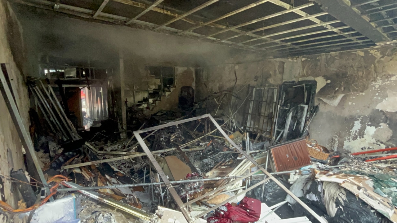 ผู้รับเหมา ยัวะทำงาน 2 ปีได้เงินแค่หลักร้อย แค้นวางเพลิงเผาบ้านวอด