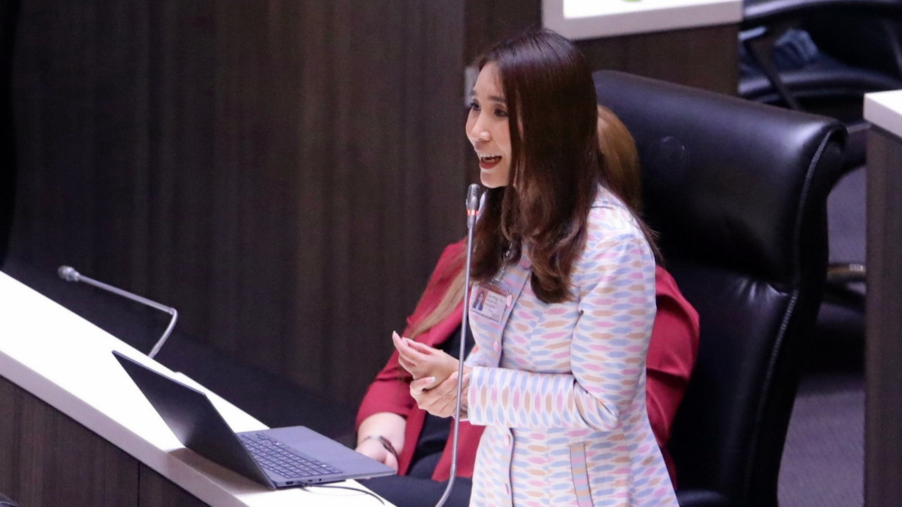 “ศิริกัญญา” ขอรัฐบาลไทยตั้งสติ จะส่งใครเจรจาลด “กำแพงภาษีทรัมป์” กันแน่