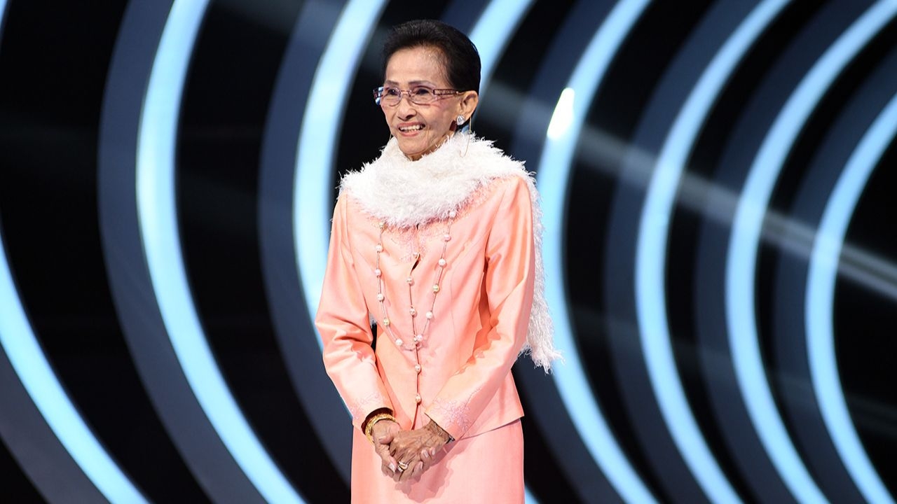 เปิดประวัติ ผ่องศรี วรนุช ราชินีลูกทุ่งคนแรกของไทย ศิลปินแห่งชาติ มีเพลงดังมากมาย