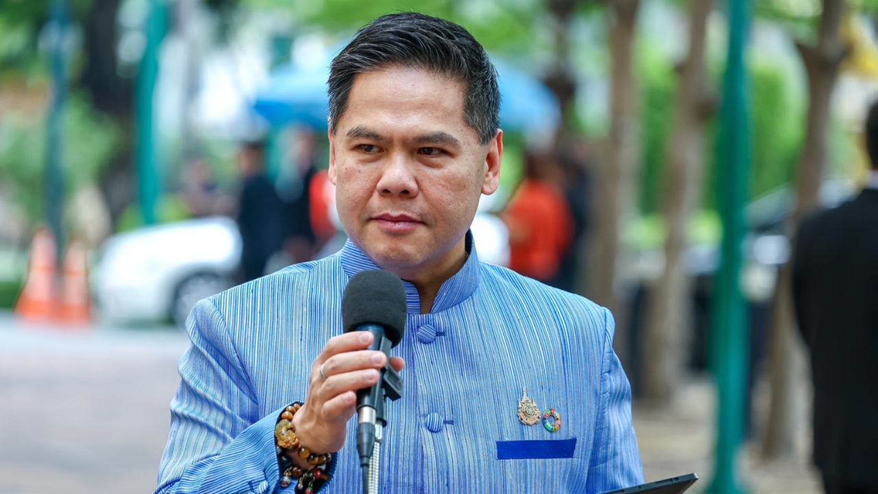 "วราวุธ" สั่งเจ้าหน้าที่ช่วยเหลือญาติผู้สูญหายจากตึกถล่มเต็มกำลัง