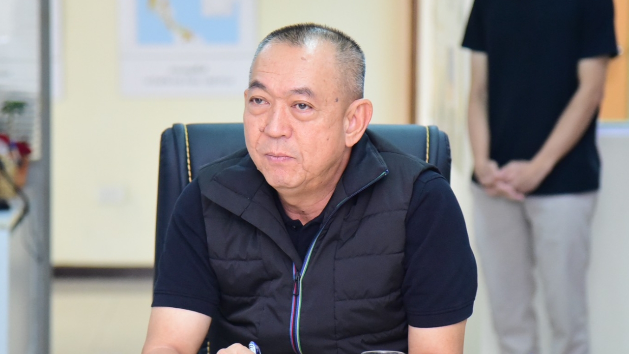 “เฉลิมชัย” ตรวจศูนย์ธรณีพิบัติภัย ติดตามเหตุแผ่นดินไหว