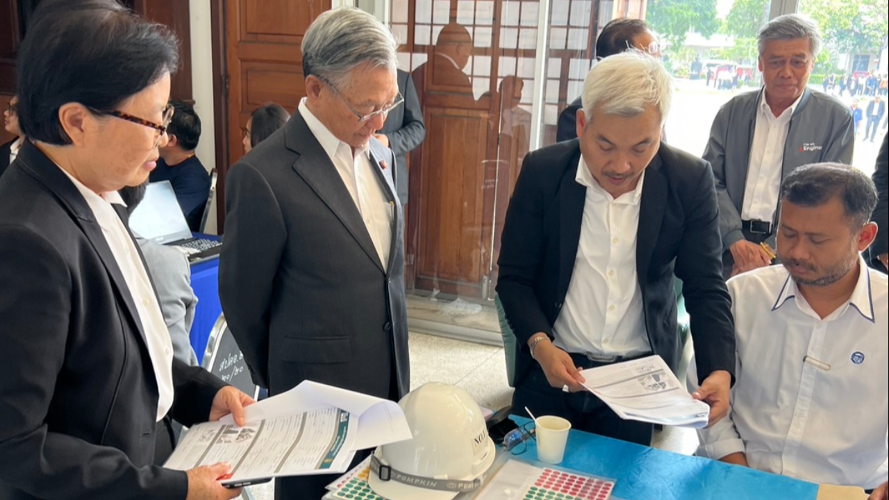 “ชวน” ให้กำลังใจเจ้าหน้าที่ช่วยตึกถล่ม ชี้ทุจริตปัญหาสำคัญของประเทศ