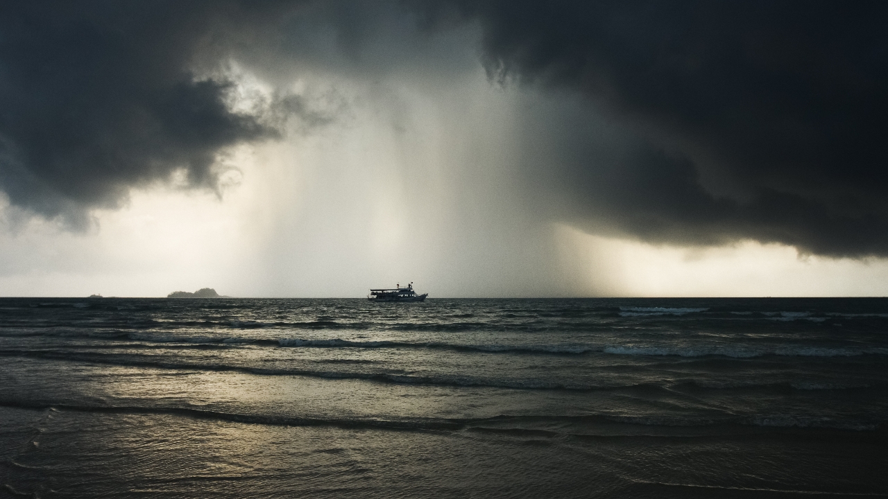 อุตุฯ ฉบับ 5 ฝนตกหนักภาคใต้ เตือนจังหวัดระวังน้ำท่วมฉับพลัน 2-4 เม.ย. 68