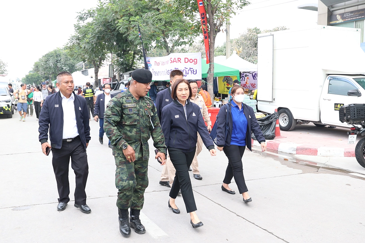 “มารศรี” เลขาธิการ สปส. ลงพื้นที่ศูนย์ช่วยเหลือกระทรวงแรงงาน จตุจักร