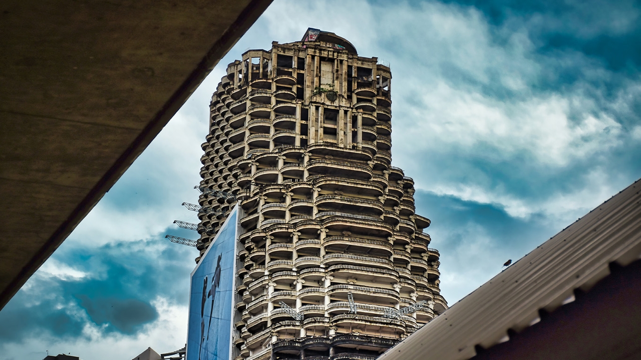 มีเงิน 4 พันล้าน ก็ซื้อไม่ได้! “สาธร ยูนีค ทาวเวอร์” อนุสรณ์สถาน วิกฤติต้มยำกุ้ง ปี 40 บนคดีพิพาท