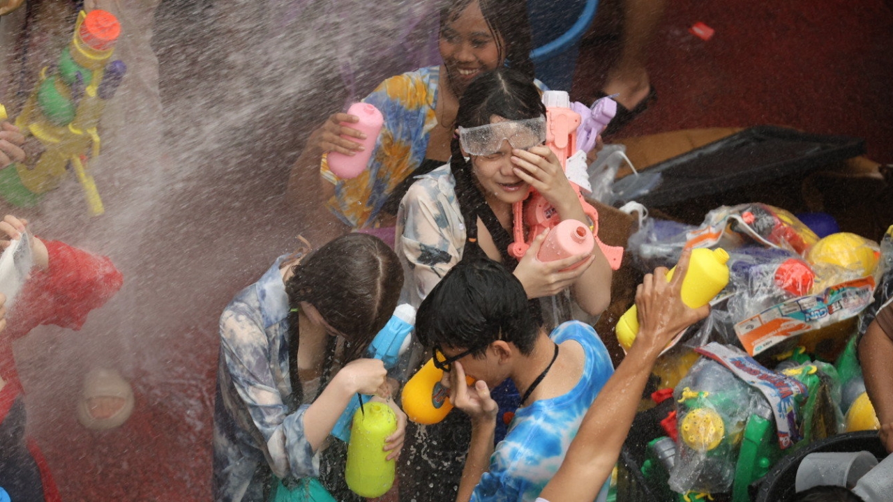 สงกรานต์สีลม 2568 จัดวันไหนถึงวันไหน มีไฮไลต์ และข้อห้ามอะไรบ้าง 