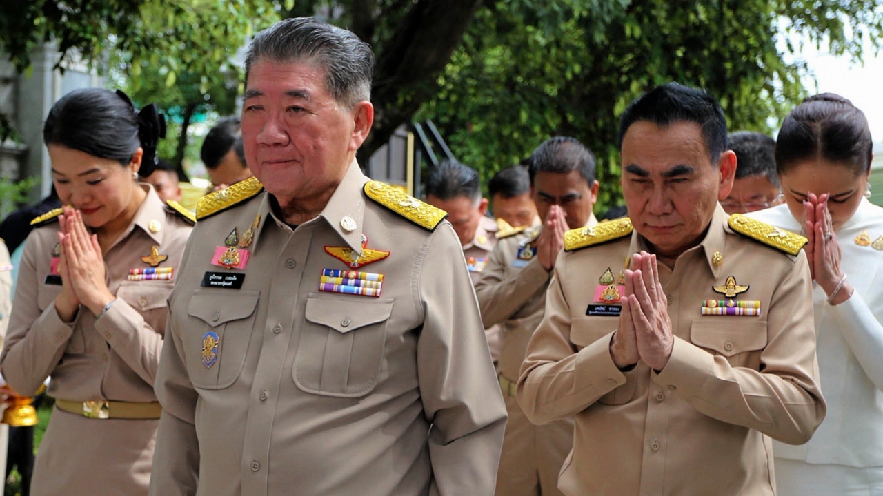 3 เดือนไร้ผลงาน ภูมิธรรมขู่ ย้ายล้างบางมท. ลั่นยุคนี้ไม่มี ‘สิงห์น้ำเงิน’