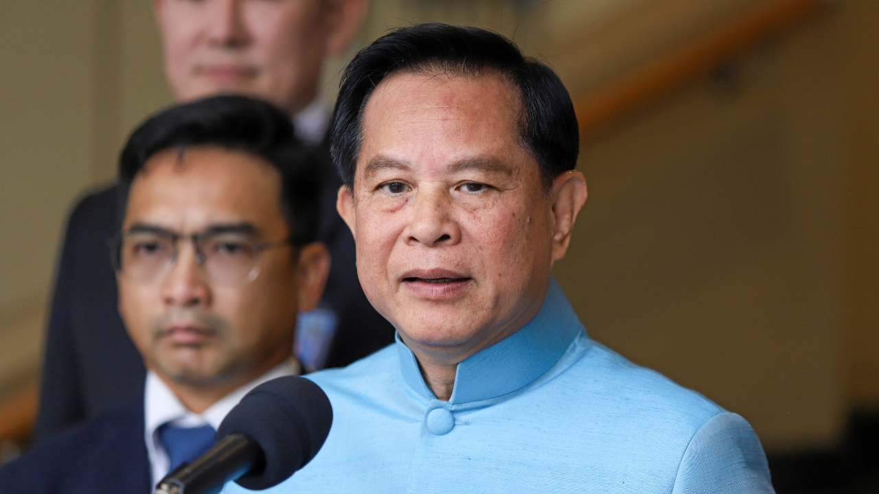 “พีระพันธุ์” เตรียมรื้อโครงสร้างไฟฟ้า หนุนติดโซลาร์รูฟท็อปง่ายขึ้น แก้ค่าไฟแพงถึงต้นตอ