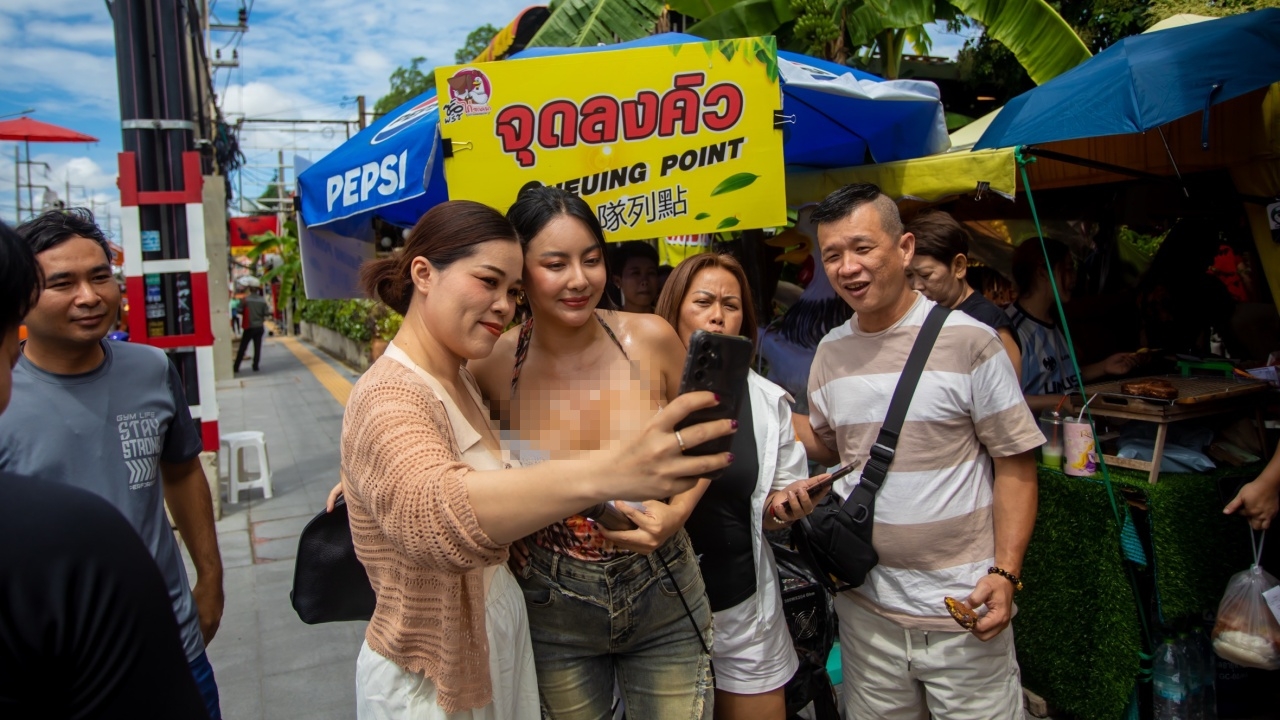 "เจ้าของร้านดังพัทยา" แจงดราม่าแต่งตัวเซ็กซี่ เป็นกลยุทธ์การตลาดให้ร้านอยู่รอด