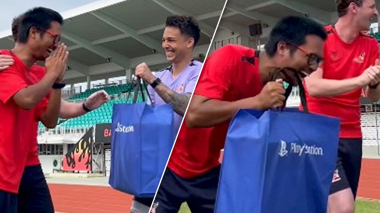 ของขวัญในฝันผู้ชาย "ทีมงานสโมสรดัง" ได้ของขวัญวันเกิดเป็น "เพลย์สเตชัน" (คลิป)