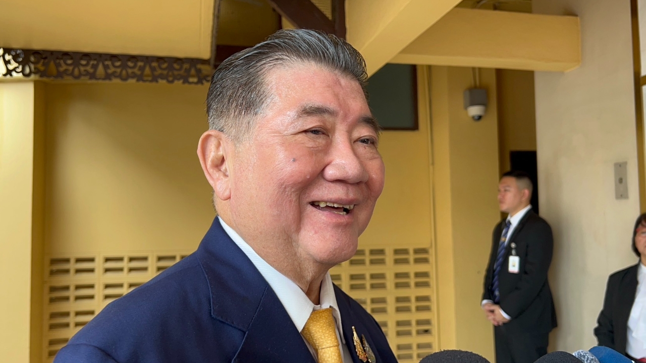 “ภูมิธรรม” รับ เซ็นเรือดำน้ำเข้า ครม. แล้ว ซื้อเครื่องบินกริพเพนต้องรอ รมต.คนใหม่