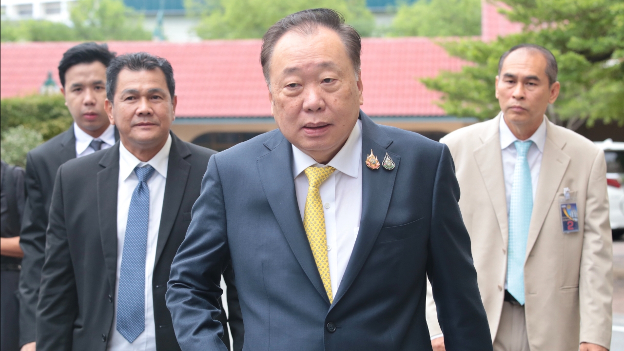 “สุชาติ” สักการะสิ่งศักดิ์สิทธิ์ทำเนียบฯ เผยตั้งใจลาออก สส. เปิดทางลำดับถัดไป