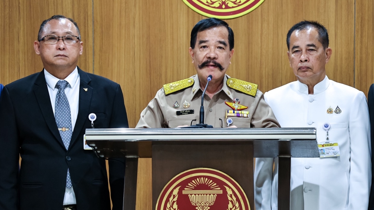 กมธ.ทหารฯ สว. รอเคาะวันเชิญ “อิ๊งค์” แจงปมชายแดนไทย-กัมพูชา ไม่รอศาลวินิจฉัย