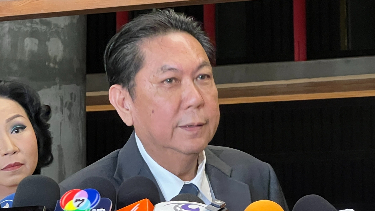 พรรคเพื่อไทยตัดสินใจถอนเอนเตอร์เทนเมนต์คอมเพล็กซ์ออก อ้างต้องรับฟังเสียงให้รอบด้าน