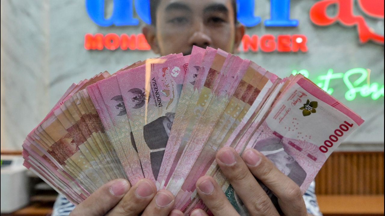 อินโดนีเซียลงนามข้อตกลงซื้อพลังงาน-ธัญพืชกับสหรัฐฯ หลังทรัมป์ขู่ขึ้นภาษี 32%