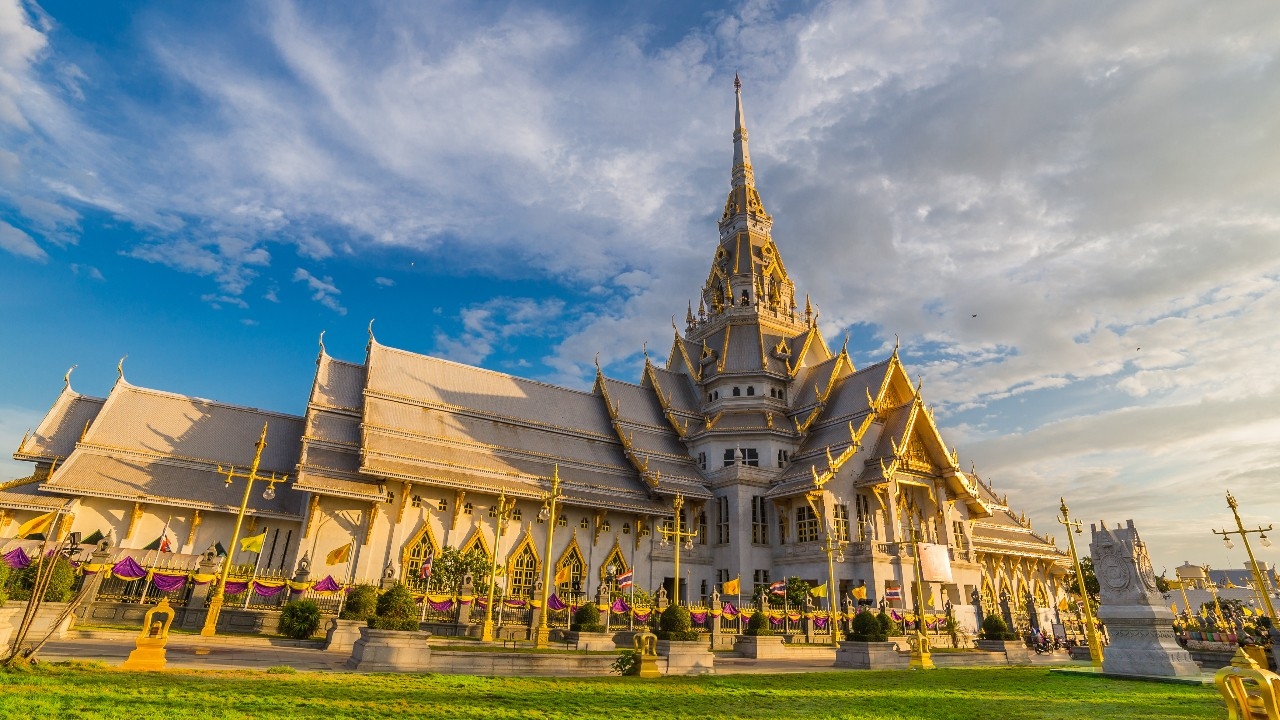 เปิดประวัติวัดหลวงพ่อโสธร พระพุทธรูปลอยน้ำ ตำนานดัง จ.ฉะเชิงเทรา