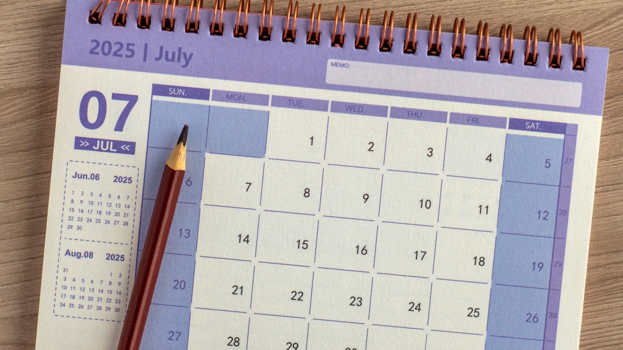 เช็กวันหยุด วันอาสาฬหบูชา 2568 ราชการ-ธนาคารหยุดไหม