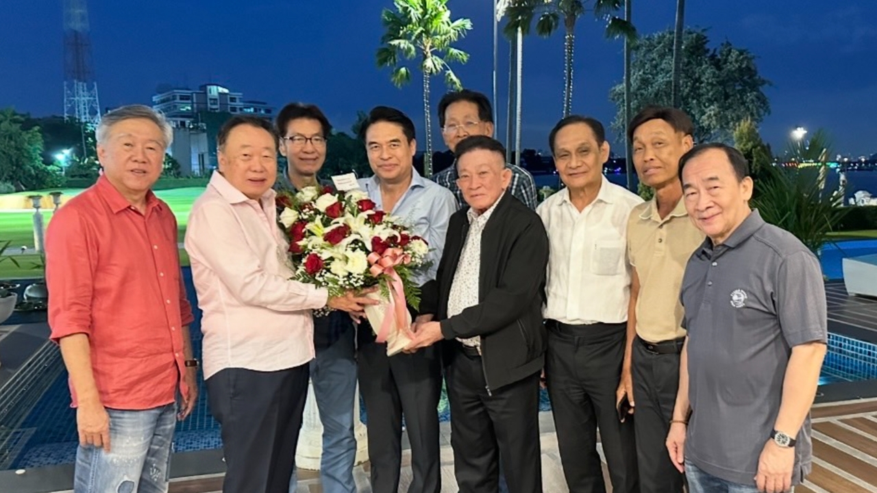 กลุ่ม 16 หอบดอกไม้ร่วมยินดี “สุชาติ ตันเจริญ” นั่งรัฐมนตรี ตอกย้ำเพื่อนแท้