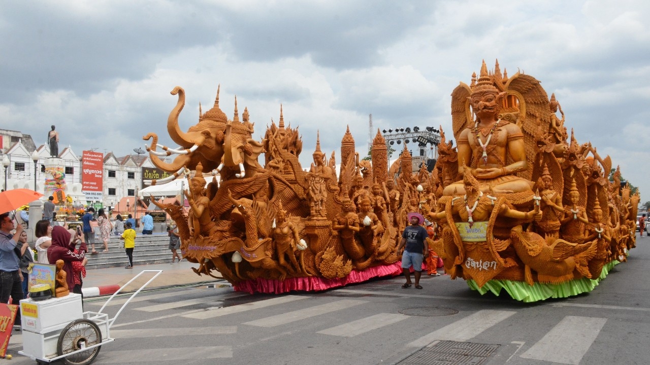ชวนปักหมุด 10 จังหวัด 10 ประเพณีงานบุญวันอาสาฬหบูชา-เข้าพรรษา