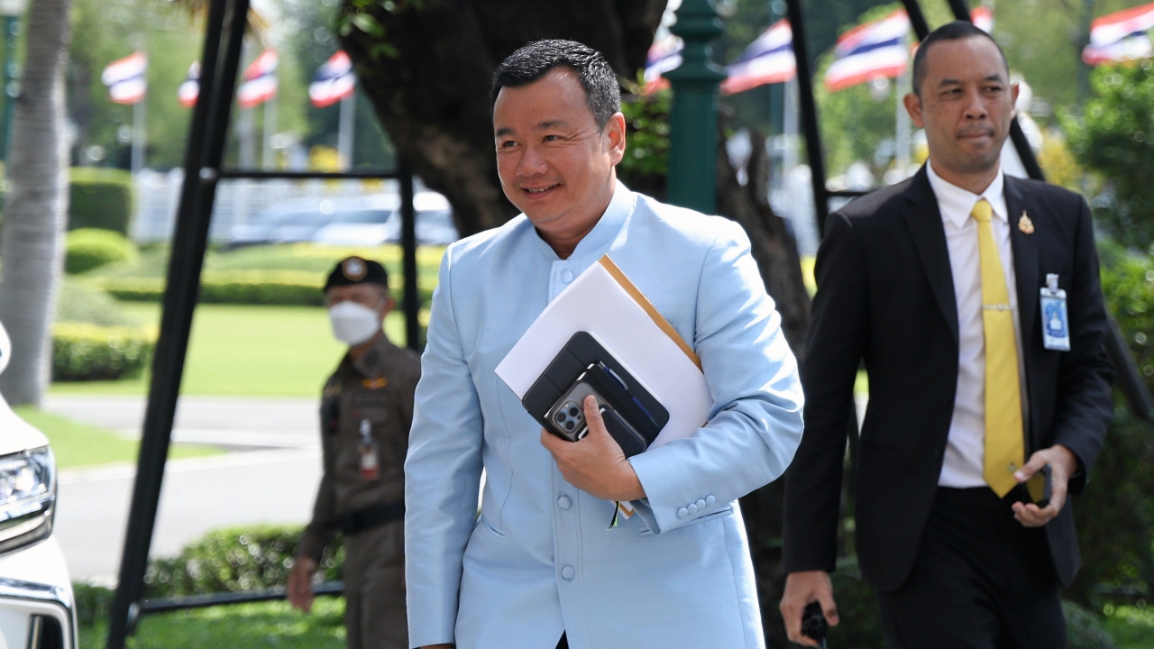 เพื่อไทยจ่อส่งลูกสาว “อมรเทพ” เลือกตั้ง สส.ศรีสะเกษ เขต 5 ปชน. ยันไม่ส่งผู้สมัคร